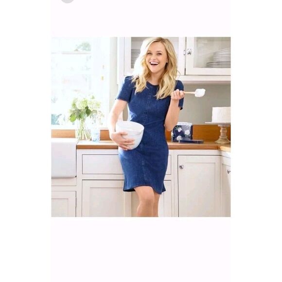 NWT $115 Draper James Denim Shift Dress Medium Wash Size 12 - Picture 2 of 8